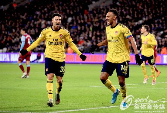  富勒姆补时连入两球逆转战胜西汉姆联取首胜  