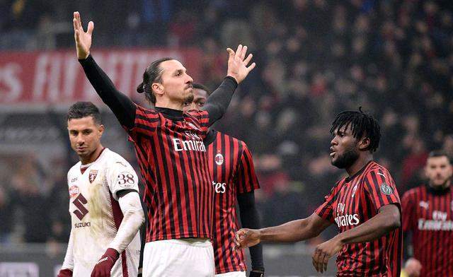  AC米兰主场战平那不勒斯，吉鲁头球破门延续老将传奇