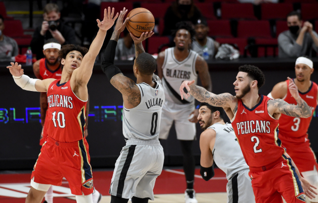  利拉德超远三分绝杀开拓者加时击败步行者进前十